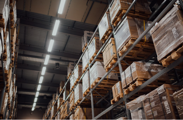 Calculating sales volumes in general warehousing systems