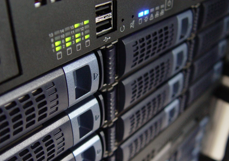 SQL: Linked Servers: Don't hard code server names - The Bit Bucket
